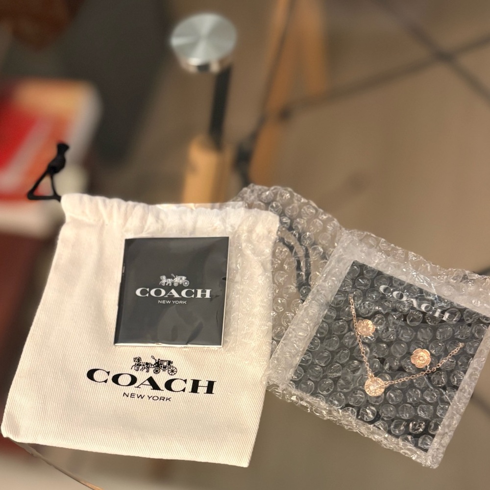 Coach Tea Rose Pendant Necklace and Earrings Gift Set | NWT | Beautiful Gift - Picture 3 of 11